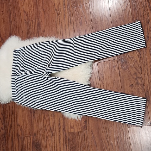Current/Elliott Cropped Lexton Vertical Striped Crops - Picture 5 of 7